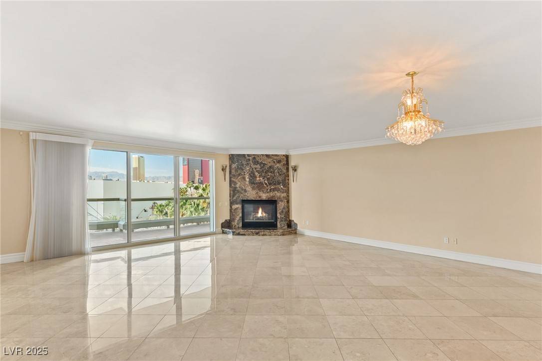 Las Vegas, NV 89109,2857 Paradise RD #601