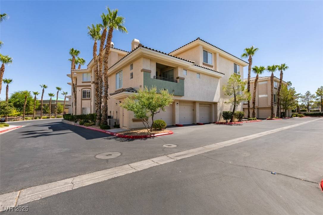 Las Vegas, NV 89113,7151 S Durango DR #211