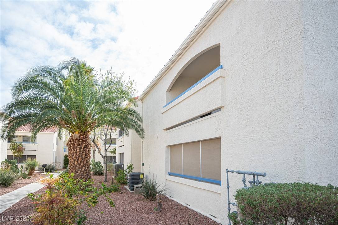 Las Vegas, NV 89121,2725 S Nellis BLVD #2045