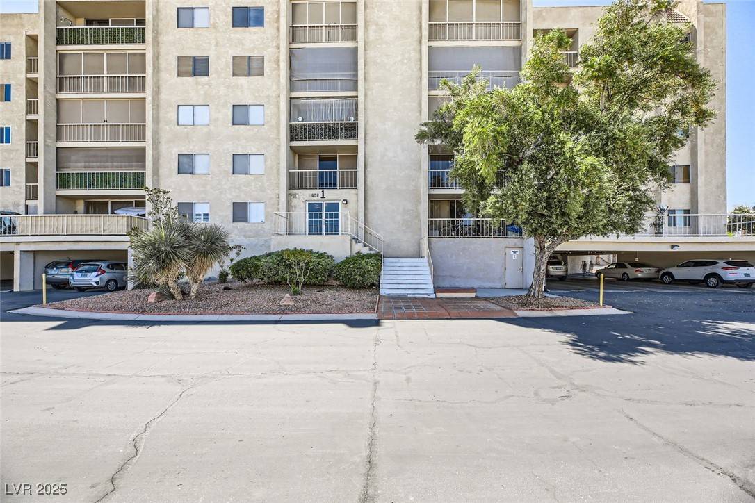 Las Vegas, NV 89169,745 N Royal Crest CIR #158