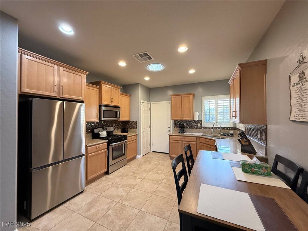 Las Vegas, NV 89122,3352 Hackney Horse CT