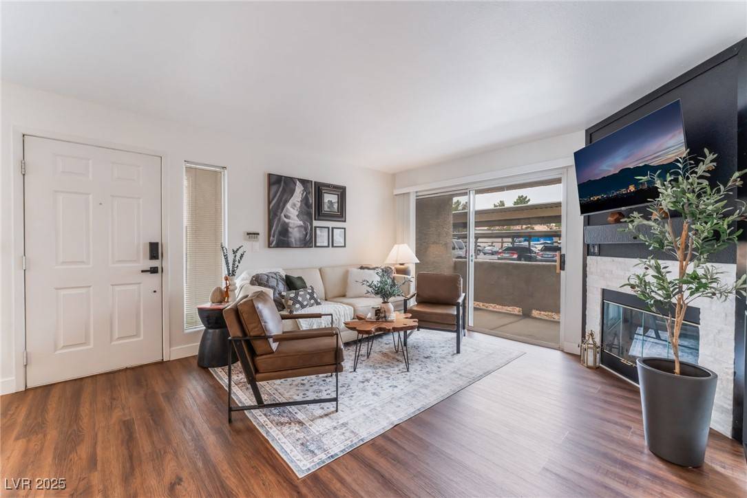 Las Vegas, NV 89120,3044 Casey DR #101