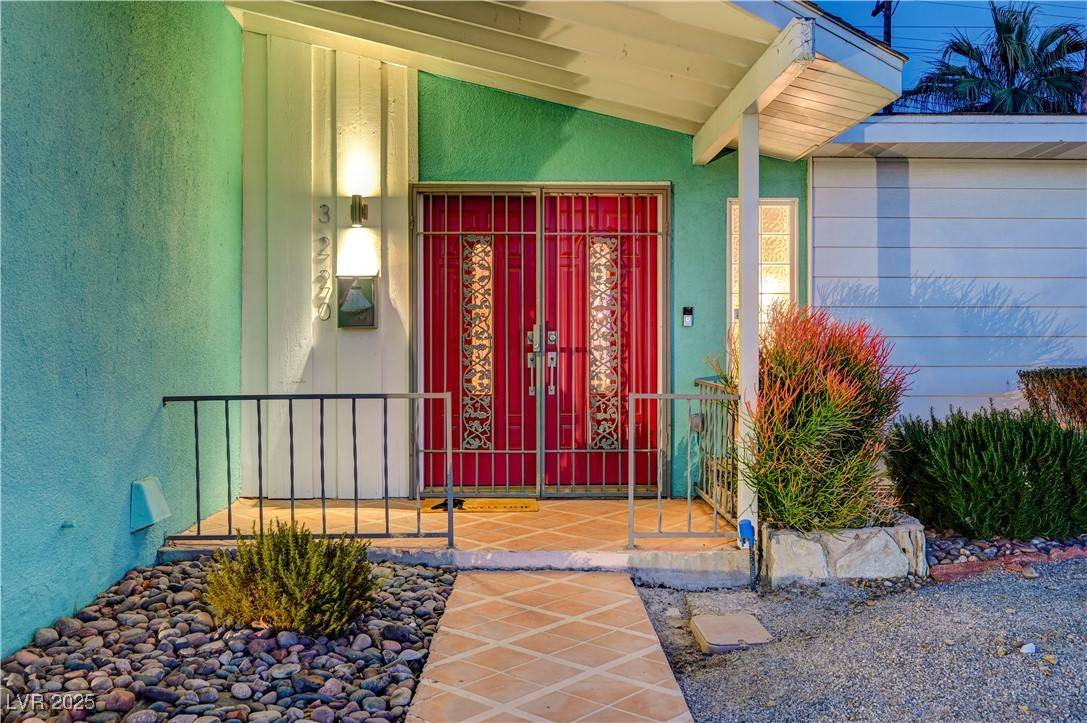 Las Vegas, NV 89169,3220 PAWNEE DR