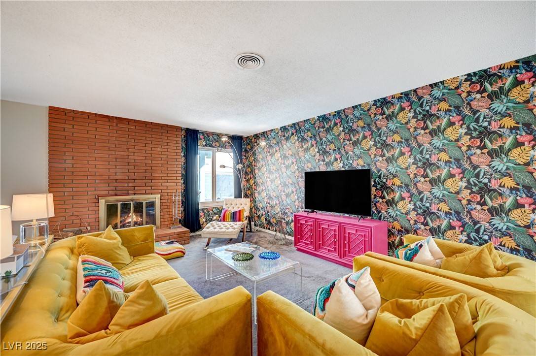 Las Vegas, NV 89169,3220 PAWNEE DR