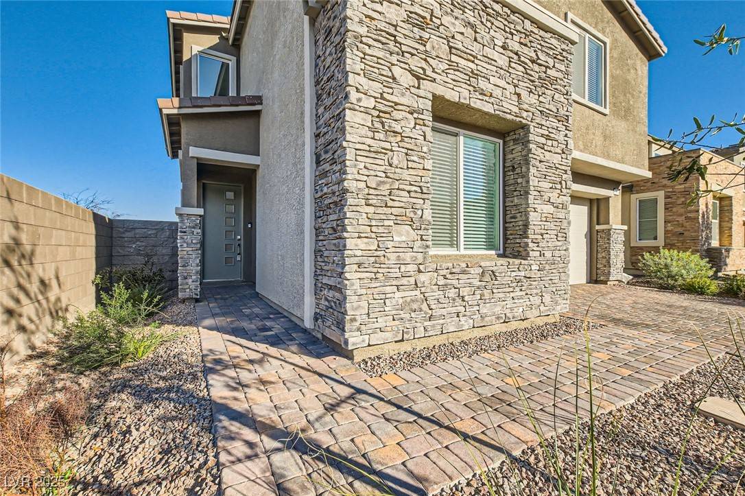 Henderson, NV 89015,290 Mount Tyndall ST