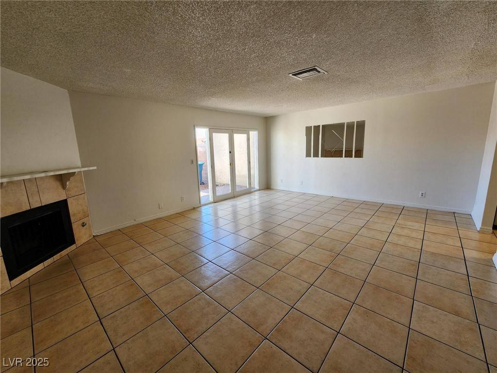 Las Vegas, NV 89120,2551 Paradise Village WAY #0