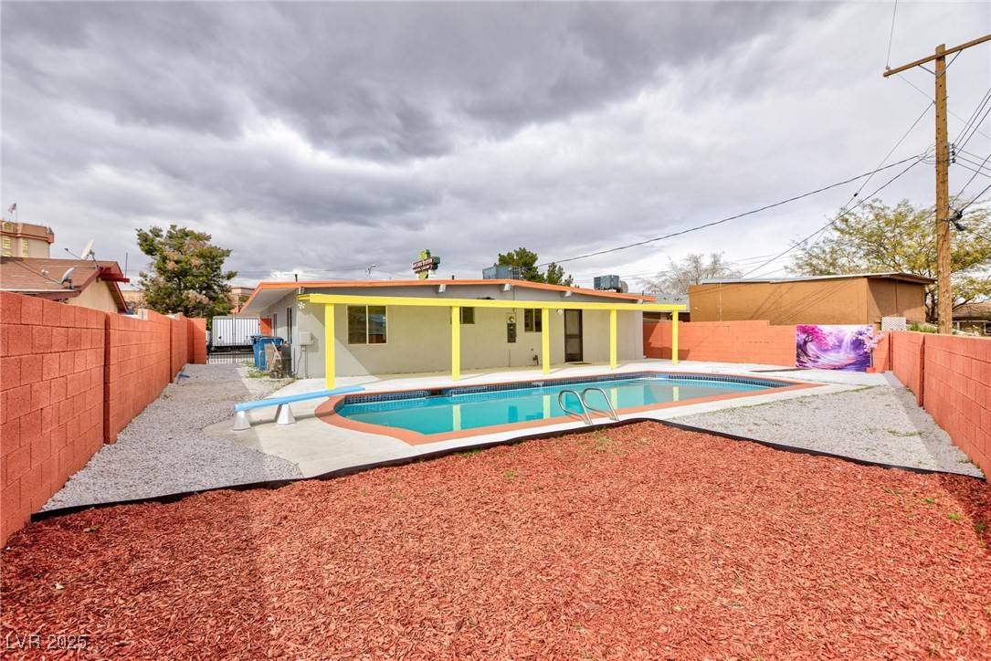 Las Vegas, NV 89121,3008 Lawndale ST