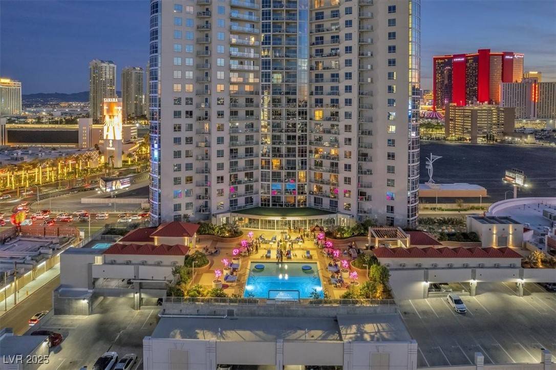 Las Vegas, NV 89102,200 W Sahara AVE #801