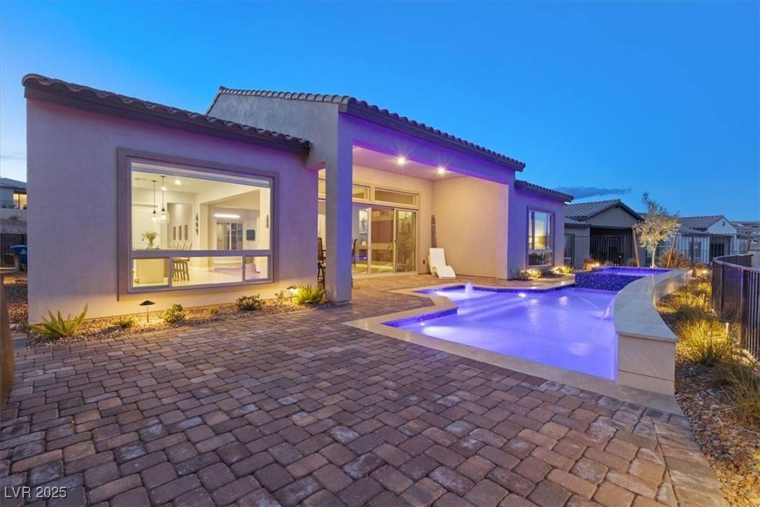 Henderson, NV 89011,160 Stone Mesa CT