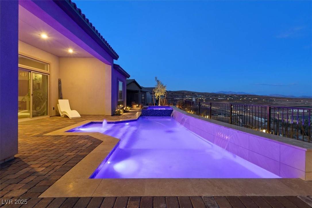 Henderson, NV 89011,160 Stone Mesa CT