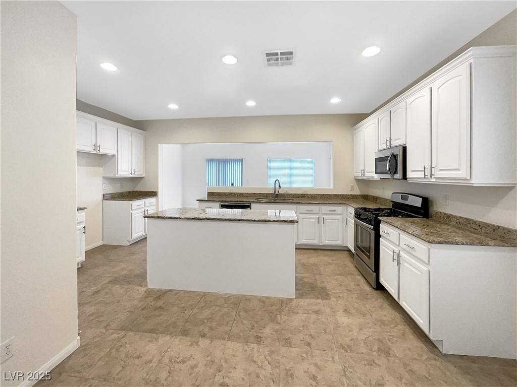 Las Vegas, NV 89115,6228 Grace Mountain ST