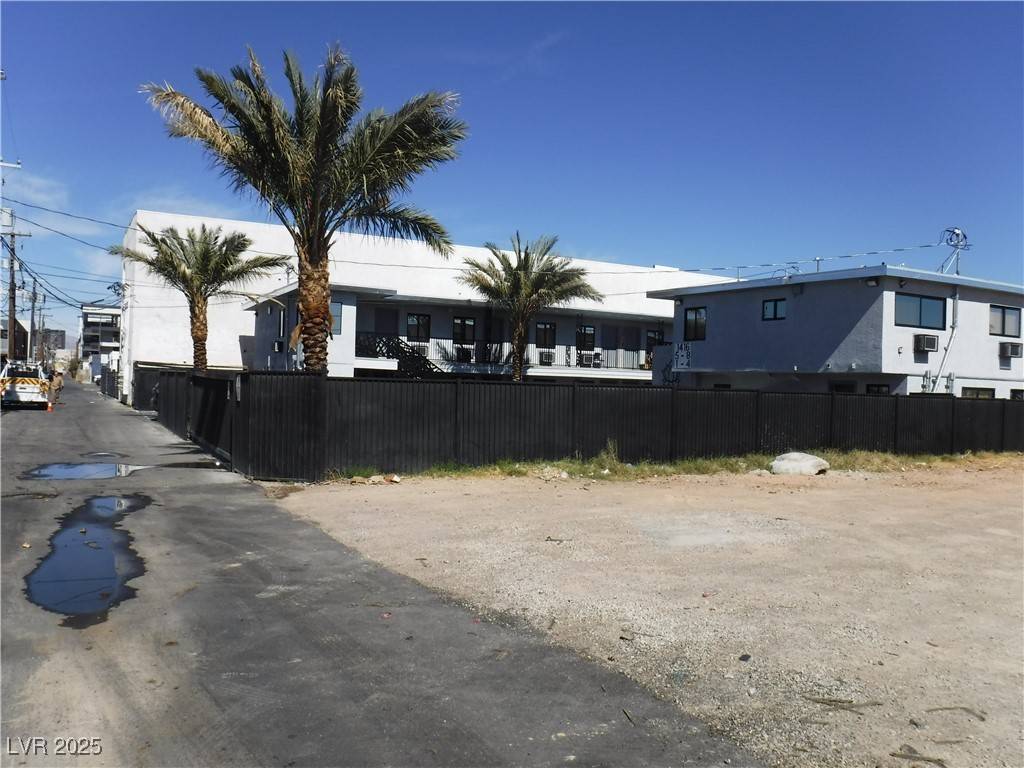 Las Vegas, NV 89104,1420 S Casino Center BLVD