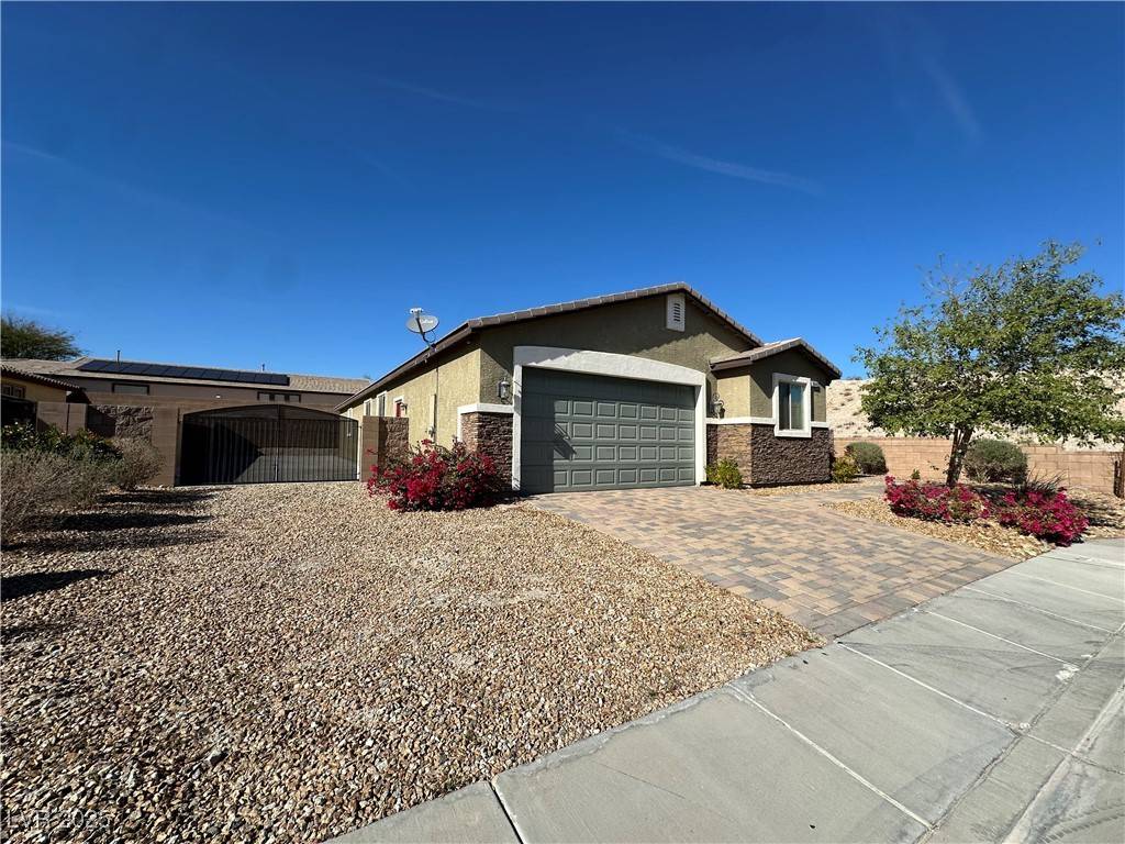 Laughlin, NV 89029,2040 Port Royal DR