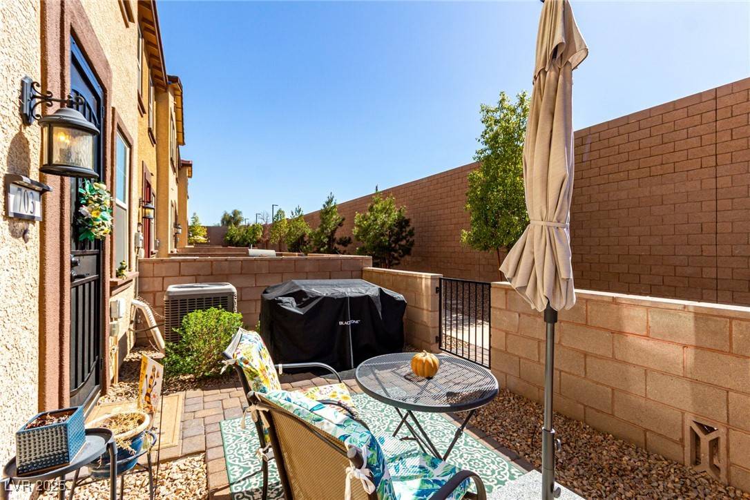 Henderson, NV 89015,703 Sleeping City AVE