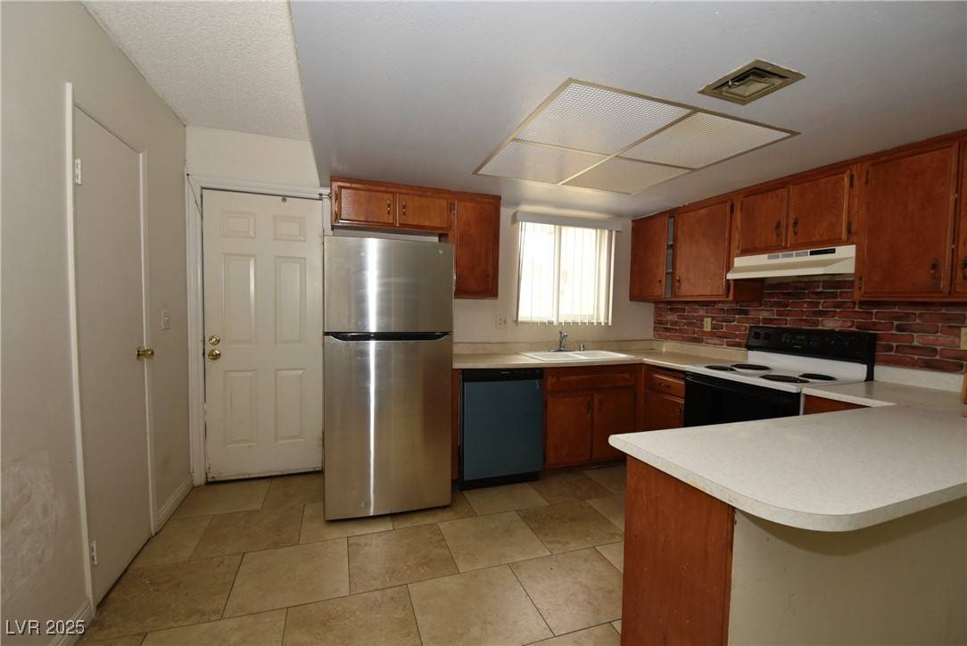 Las Vegas, NV 89108,5612 W Lake Mead BLVD