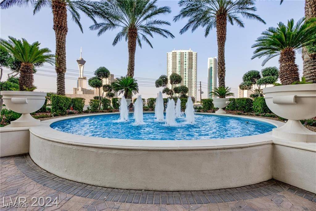 Las Vegas, NV 89109,2747 Paradise RD #1706