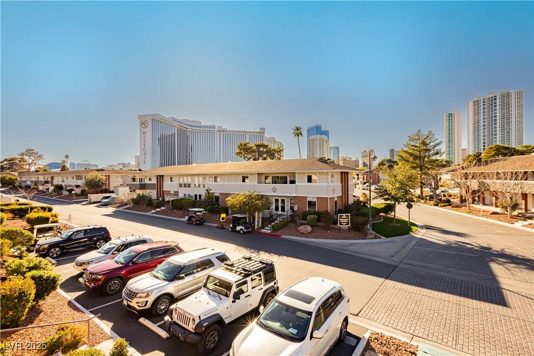 Las Vegas, NV 89109,737 Oakmont AVE #1202