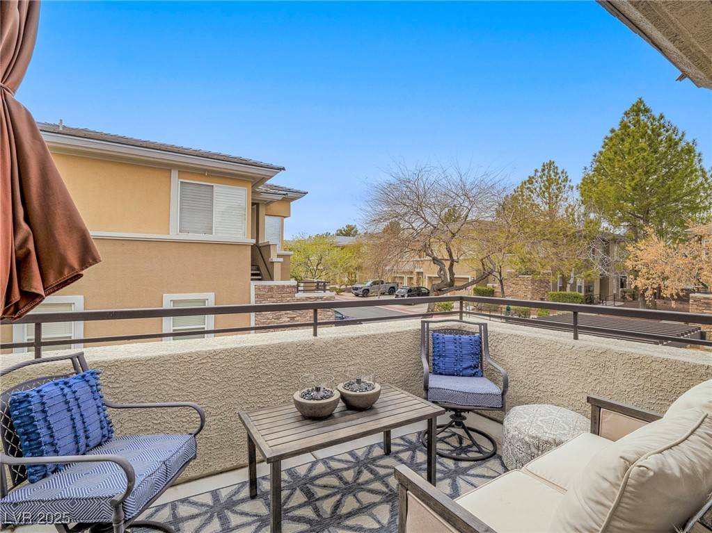 Las Vegas, NV 89144,817 Peachy Canyon CIR #204