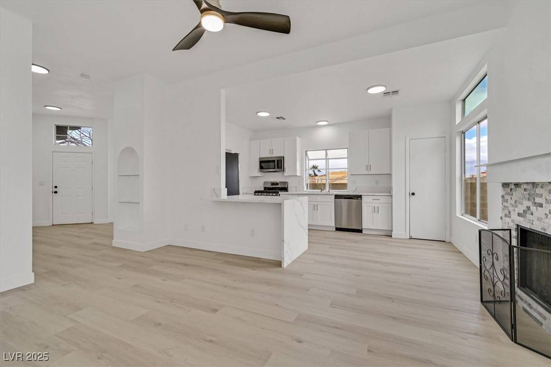 Henderson, NV 89015,457 Leighann RD