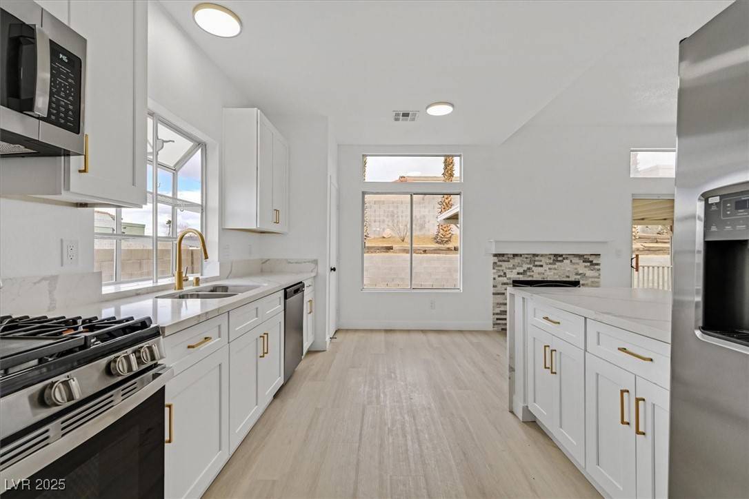 Henderson, NV 89015,457 Leighann RD
