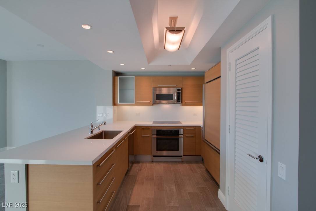 Las Vegas, NV 89109,222 Karen AVE #3105
