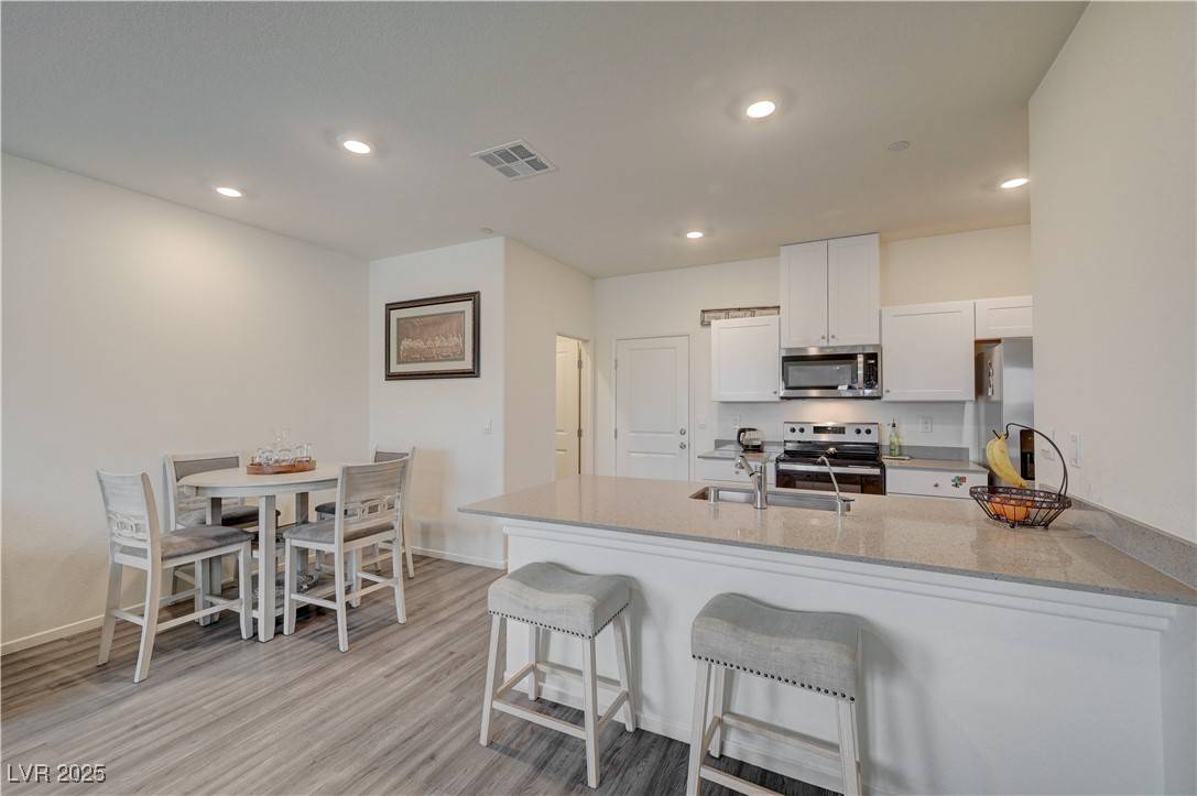 Henderson, NV 89002,542 Foothill Cove LN