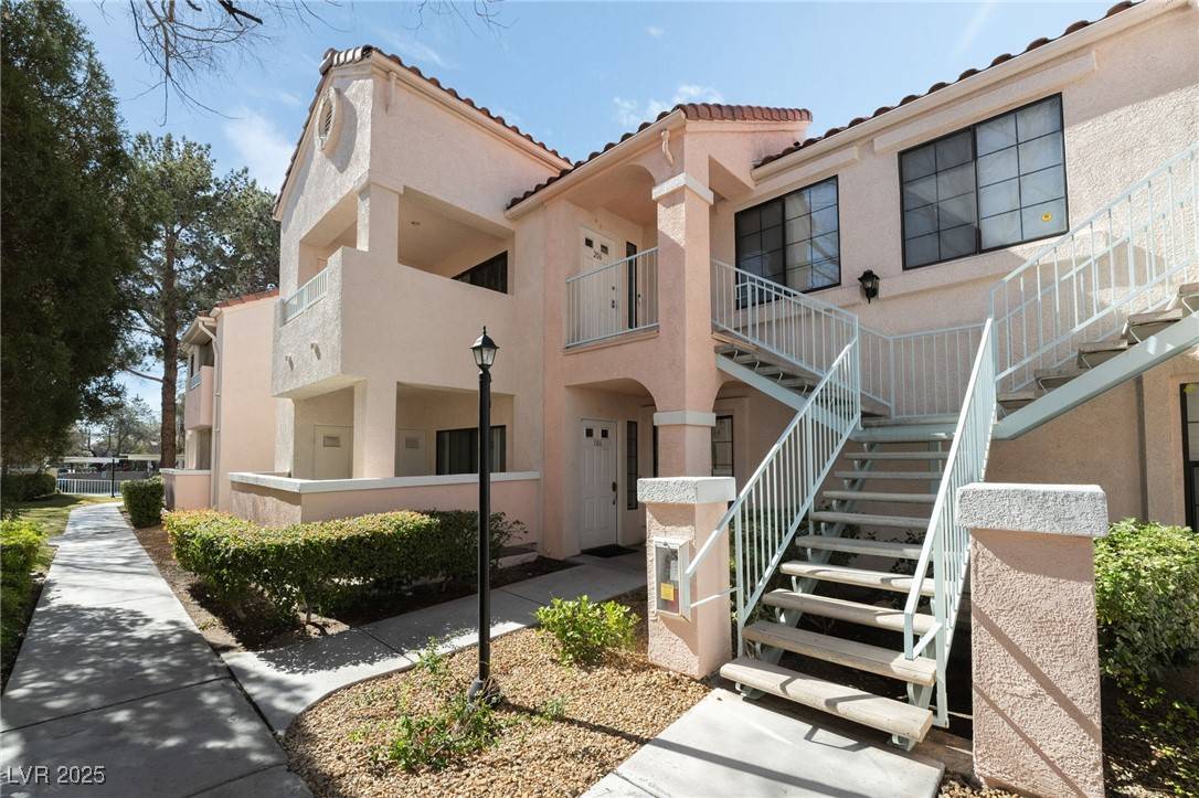 Las Vegas, NV 89103,4861 S Torrey Pines DR #106
