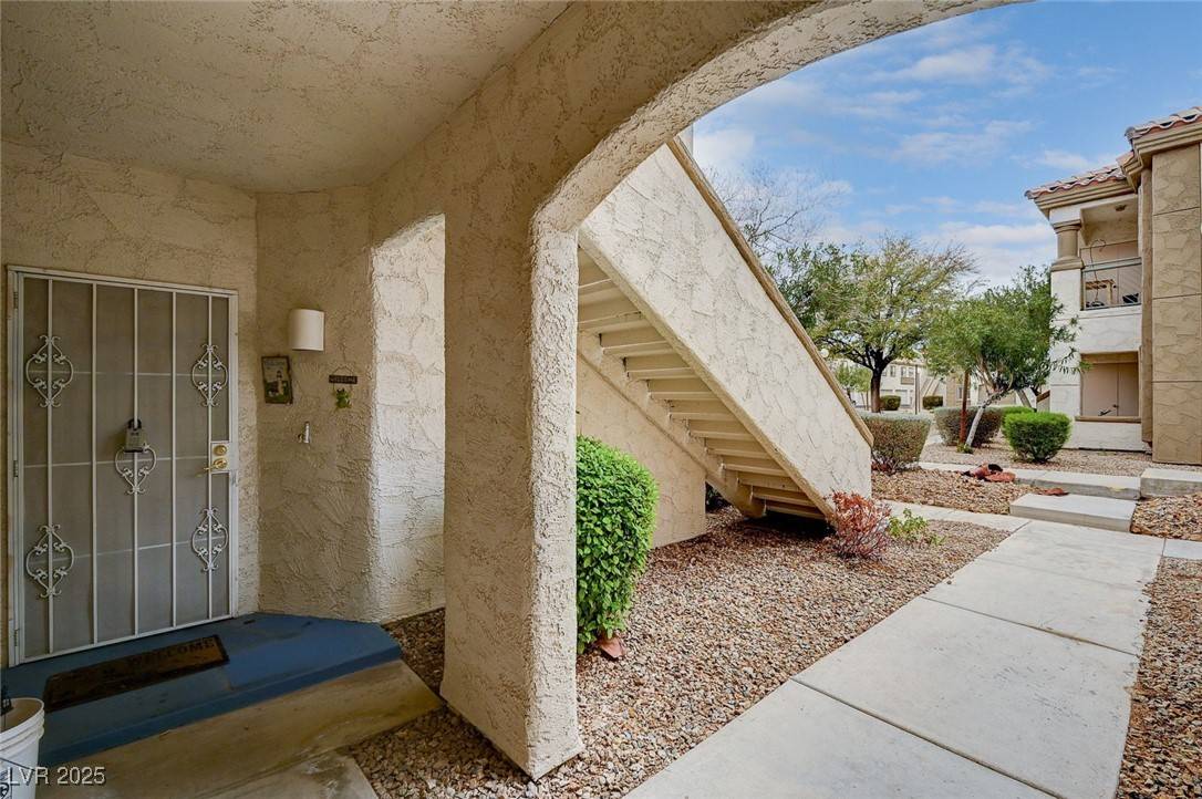 Las Vegas, NV 89130,6705 Squaw Mountain DR #102