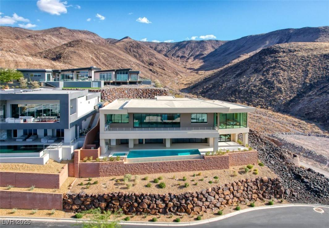 Henderson, NV 89012,677 Overlook Rim DR