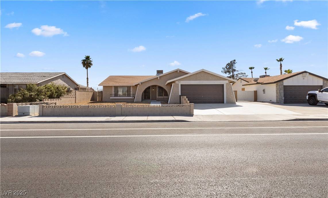 Las Vegas, NV 89110,4921 E Washington AVE
