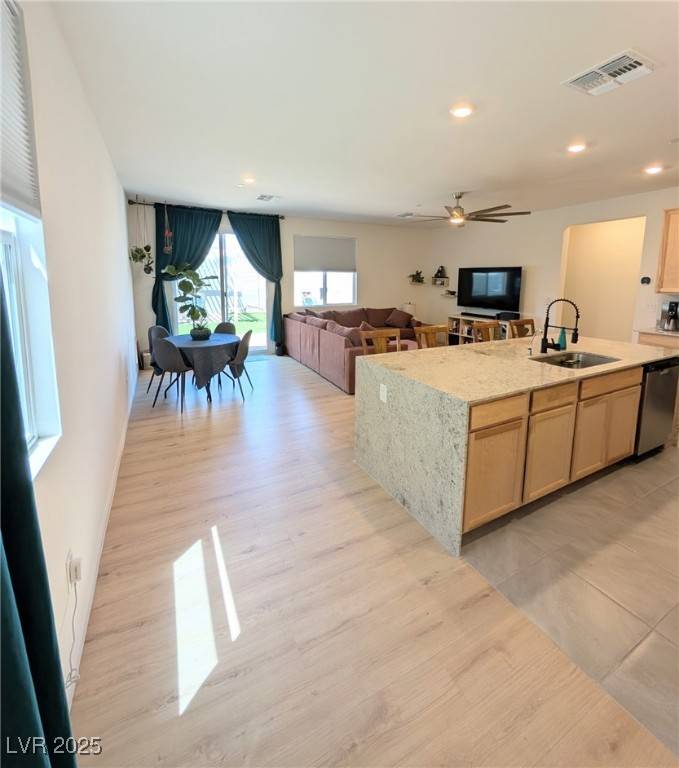 Las Vegas, NV 89166,10009 Locking Biner AVE
