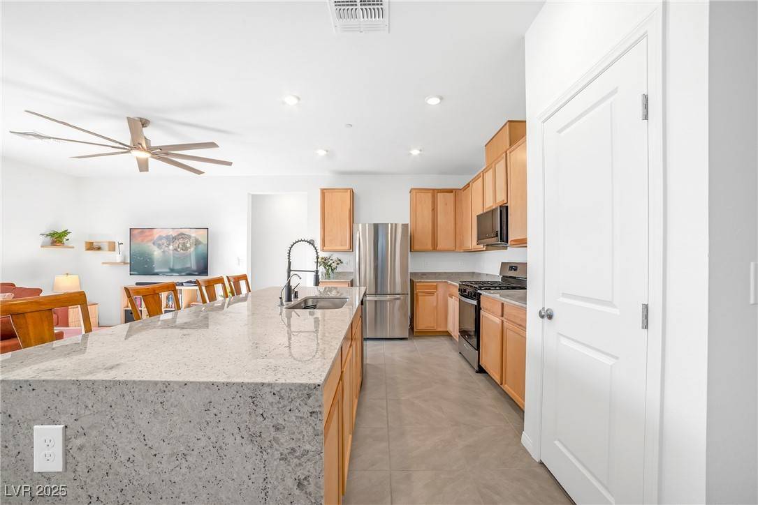 Las Vegas, NV 89166,10009 Locking Biner AVE