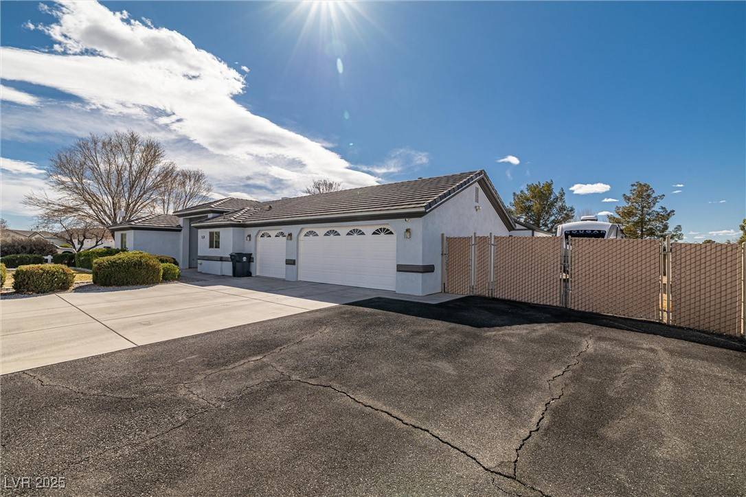 Pahrump, NV 89048,320 Cimmarron PL