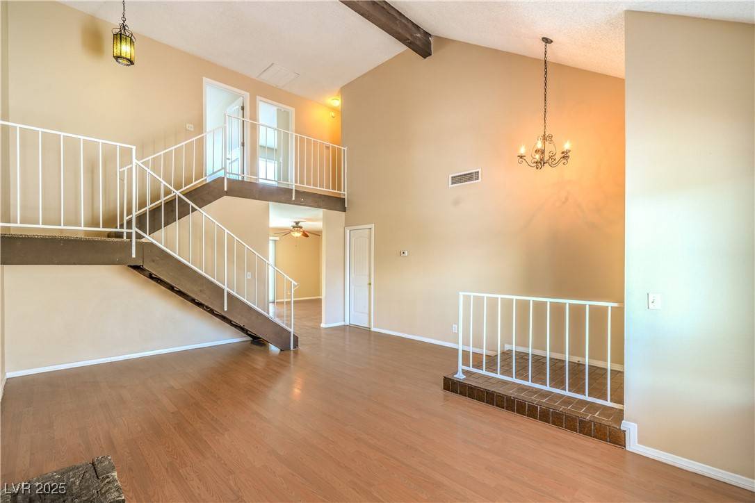 Las Vegas, NV 89103,3963 Redwood ST