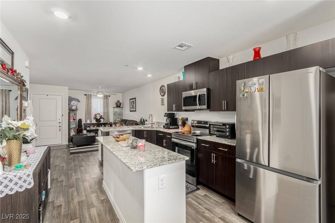 Las Vegas, NV 89122,5615 Distelrath AVE