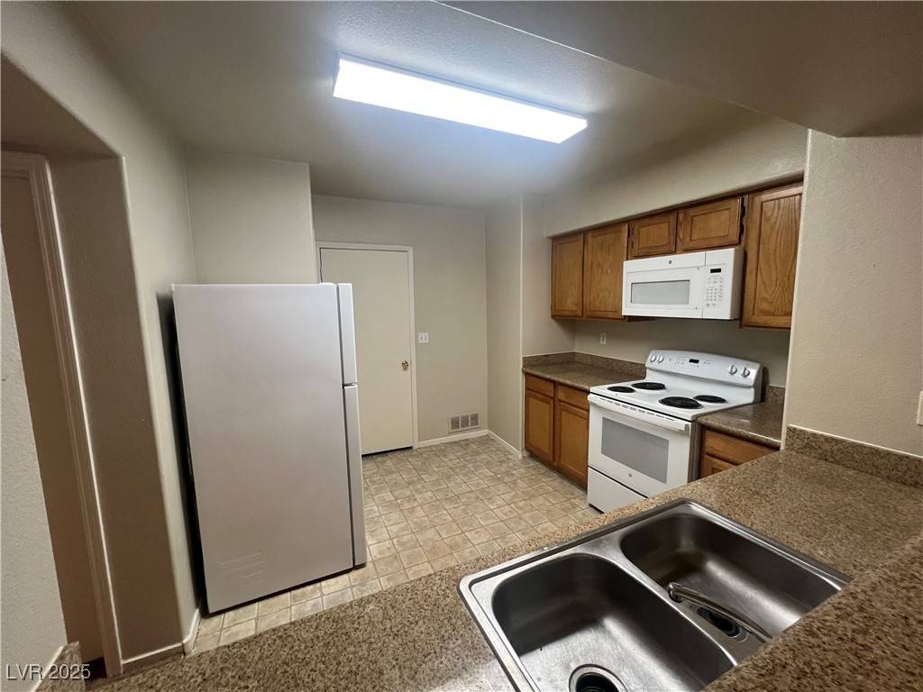 Las Vegas, NV 89113,7255 W Sunset RD #2037