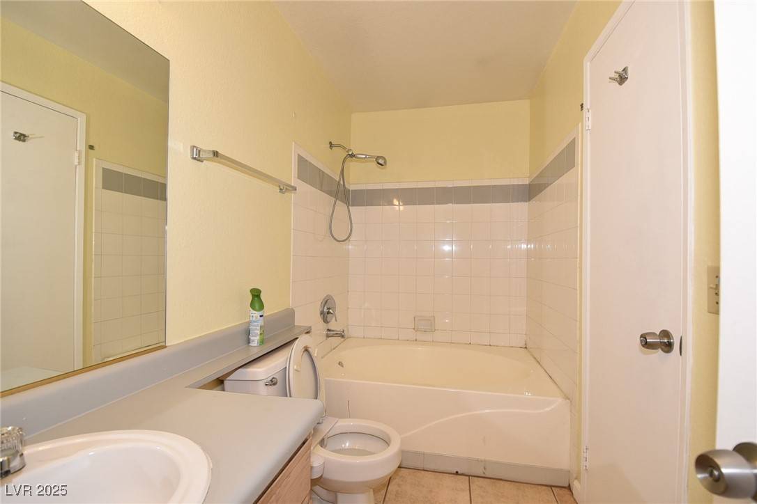 Las Vegas, NV 89128,3151 Soaring Gulls DR #2152