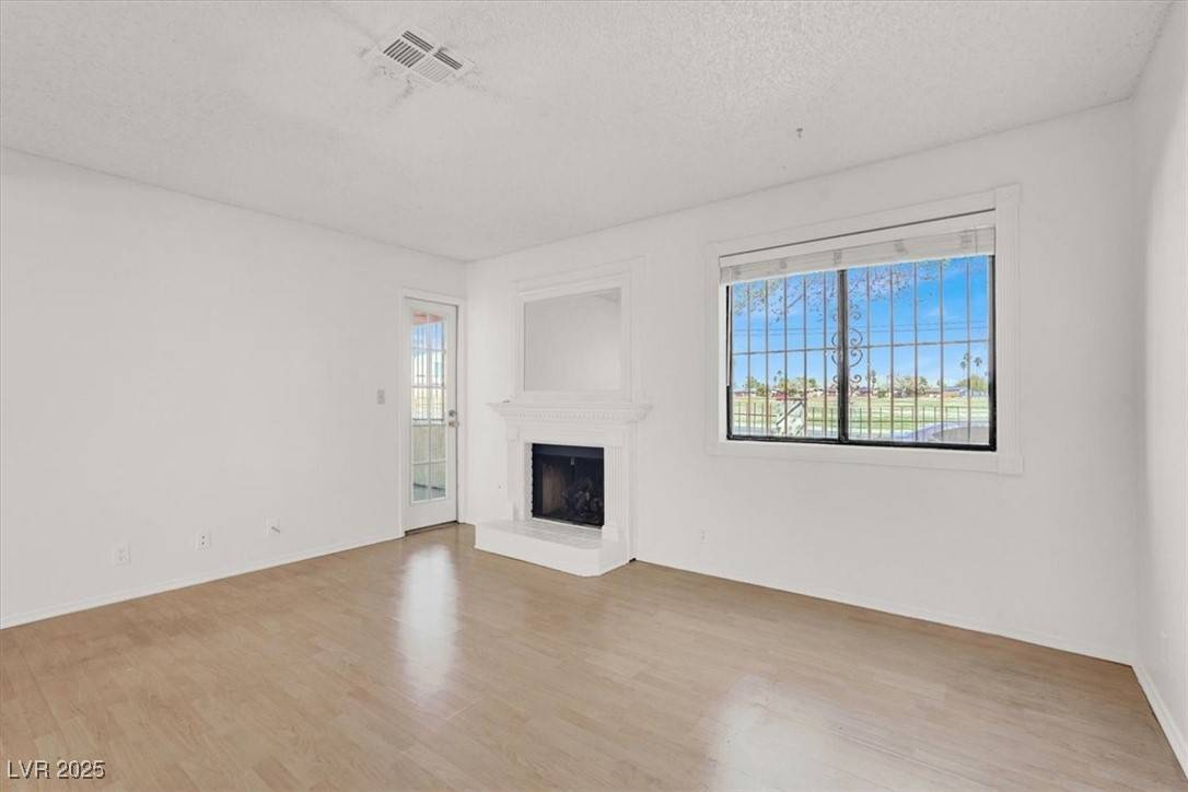 Las Vegas, NV 89119,1701 E Katie AVE #21