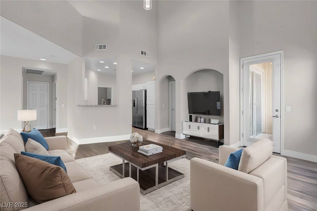 Las Vegas, NV 89129,3975 N Hualapai WAY #235