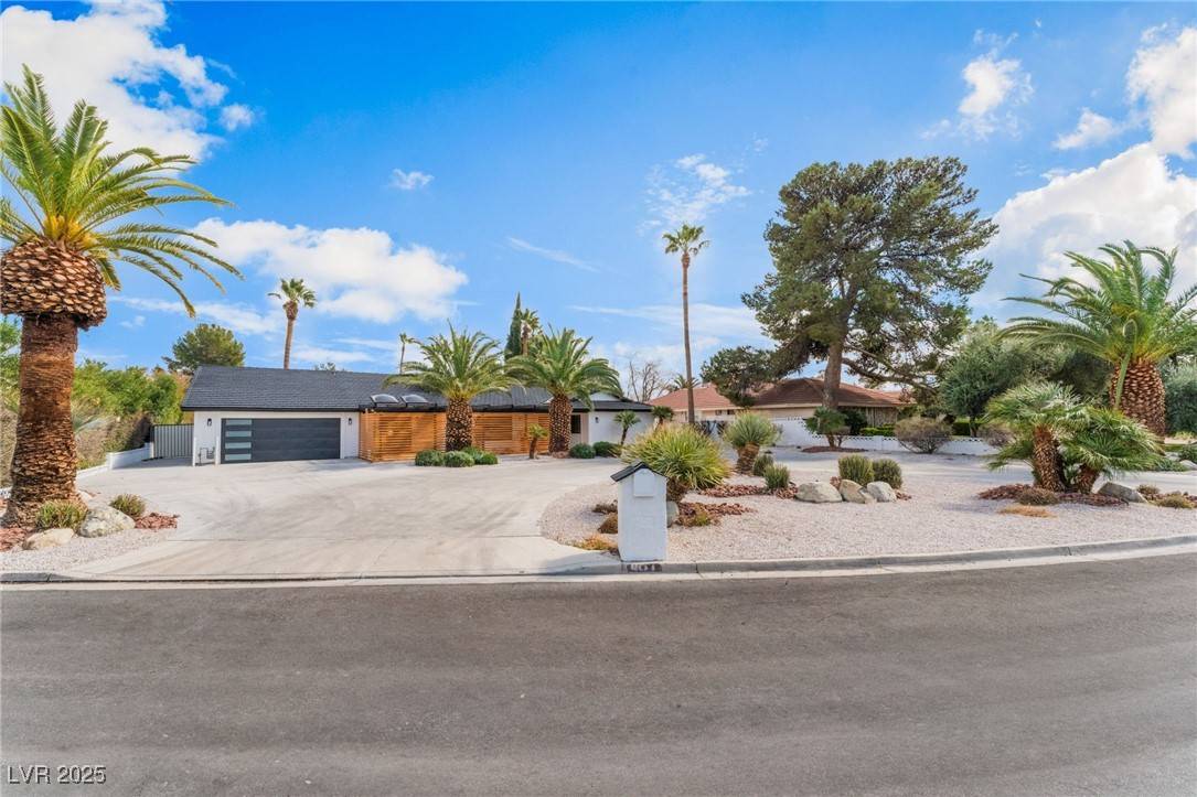 Las Vegas, NV 89107,401 Lacy LN