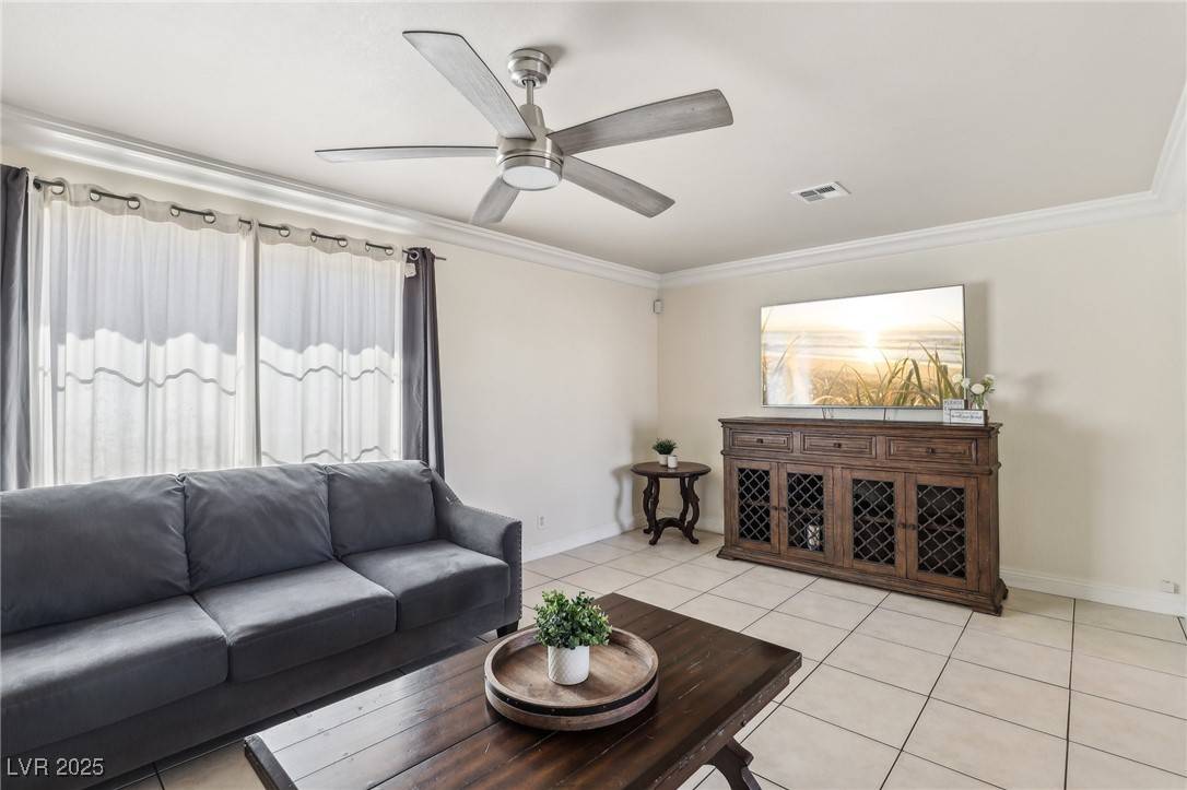 Las Vegas, NV 89104,4528 Welter AVE