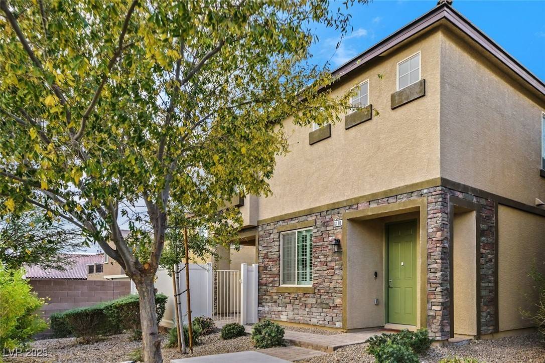 Las Vegas, NV 89148,6110 Scarlet Leaf ST