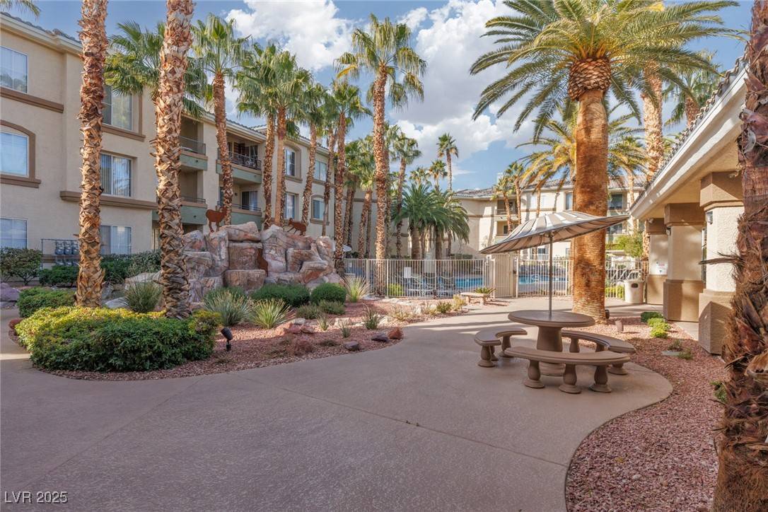 Las Vegas, NV 89113,7163 S Durango DR #108