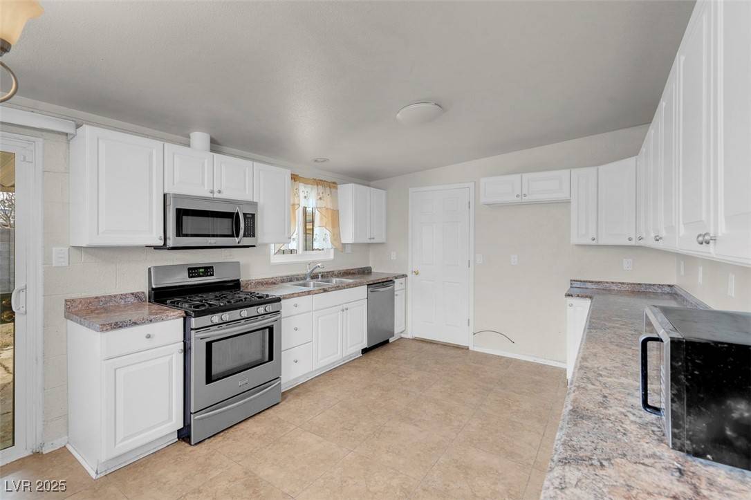 North Las Vegas, NV 89030,3709 Perliter AVE