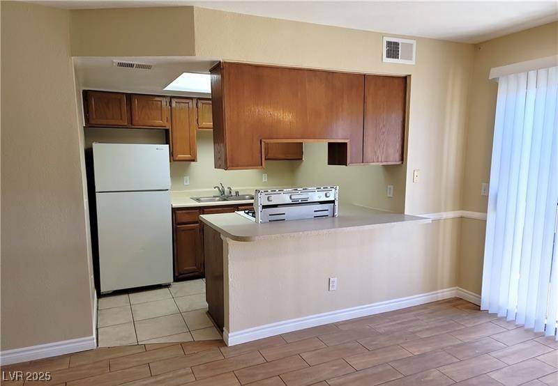 Henderson, NV 89011,530 Sellers PL