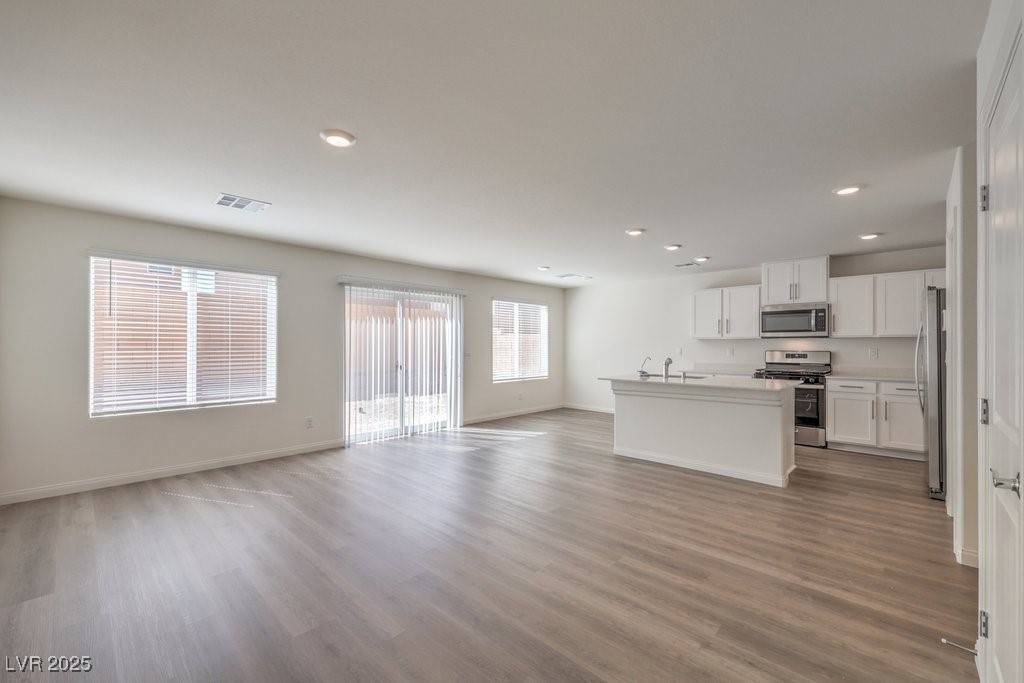 Las Vegas, NV 89141,9926 Ullom DR #4