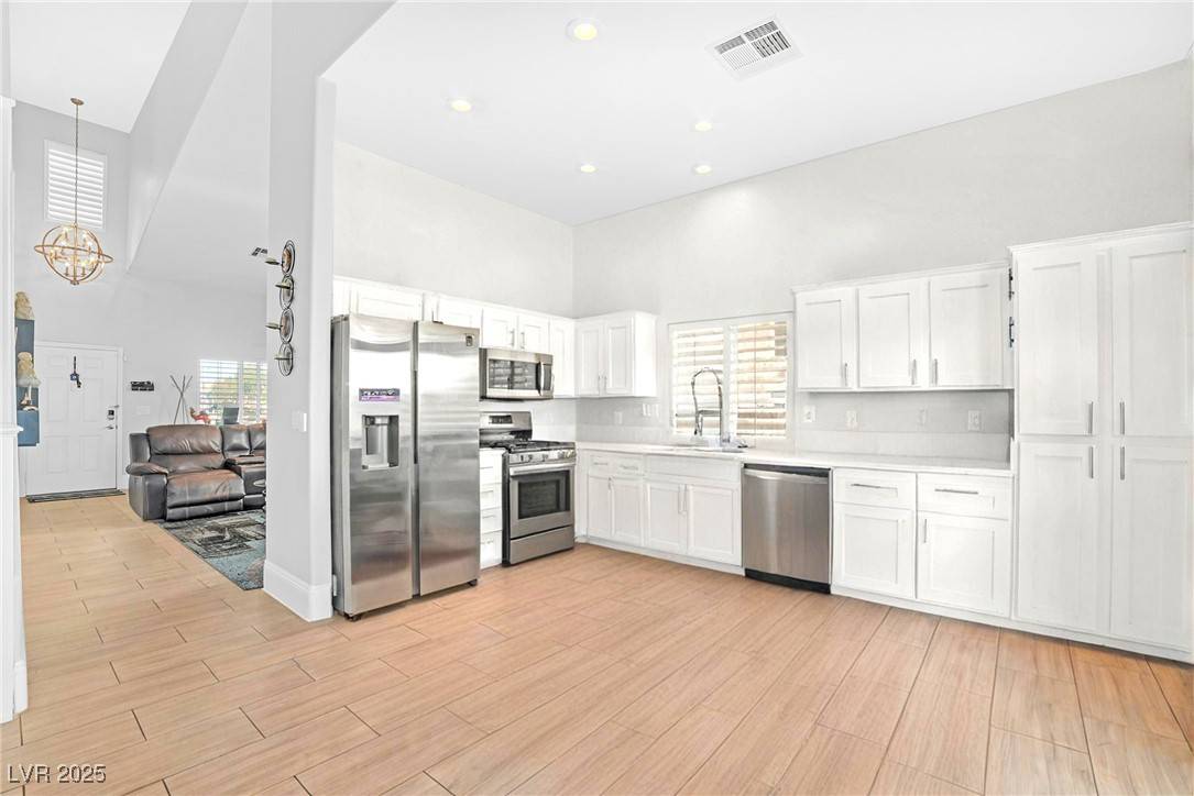 Henderson, NV 89012,35 Spur Cross CIR