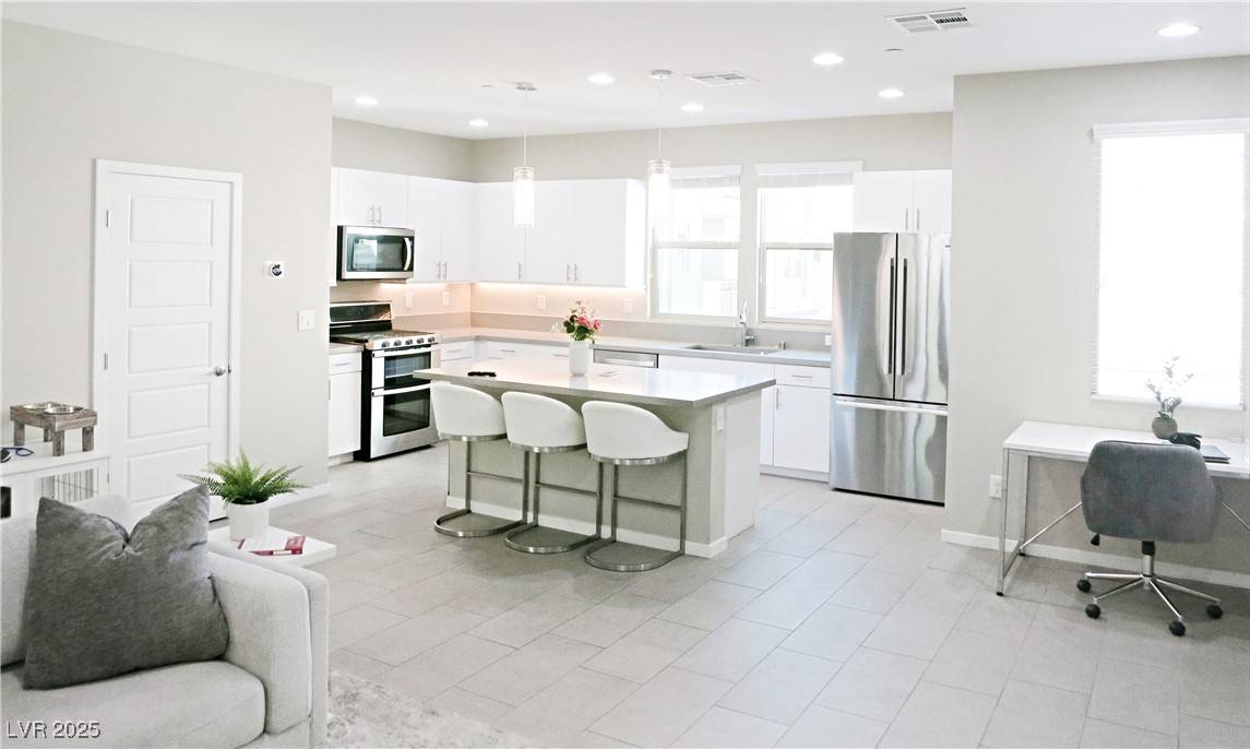 Las Vegas, NV 89135,11237 Rainbow Peak AVE #207