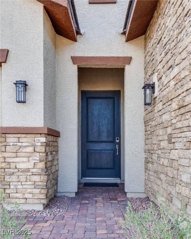 Henderson, NV 89011,827 Klamath Springs ST