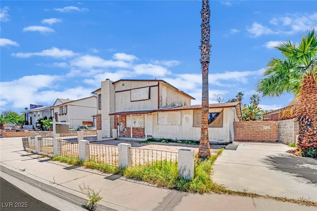 Las Vegas, NV 89102,3009 Merritt AVE